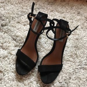 Steve Madden strappy sandal heel size 7.5